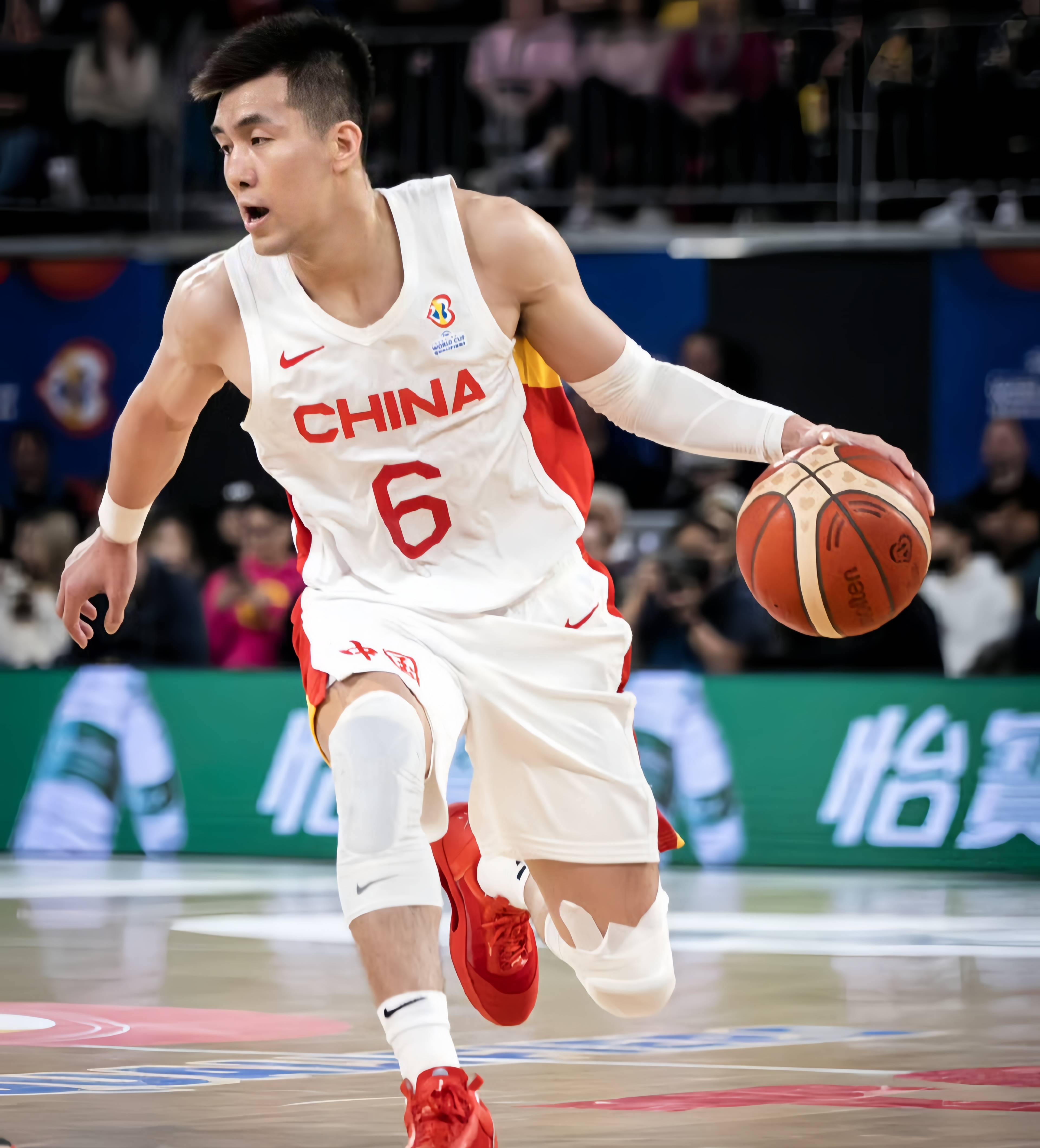 三亿体育平台-福建男篮后卫获得最佳表现，全队备战状态良好(福建男篮后卫获得最佳表现,全队备战状态良好的球员)