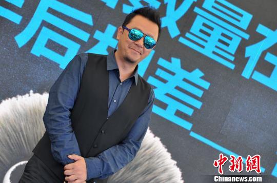 关于打赏成瘾父子档：初二男生一日挥金五万其父四年豪掷百万家长表示自责的信息