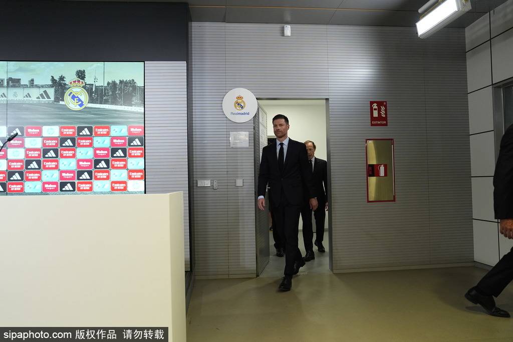 阿尔达·居莱尔首次表态：我更适合中场！哈维·阿隆索的信任让他重获新生