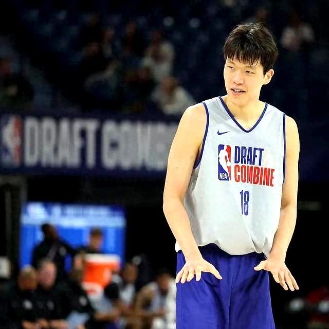 杨瀚森背靠背体能软肋暴露三个扣篮提供进攻新思路？的简单介绍